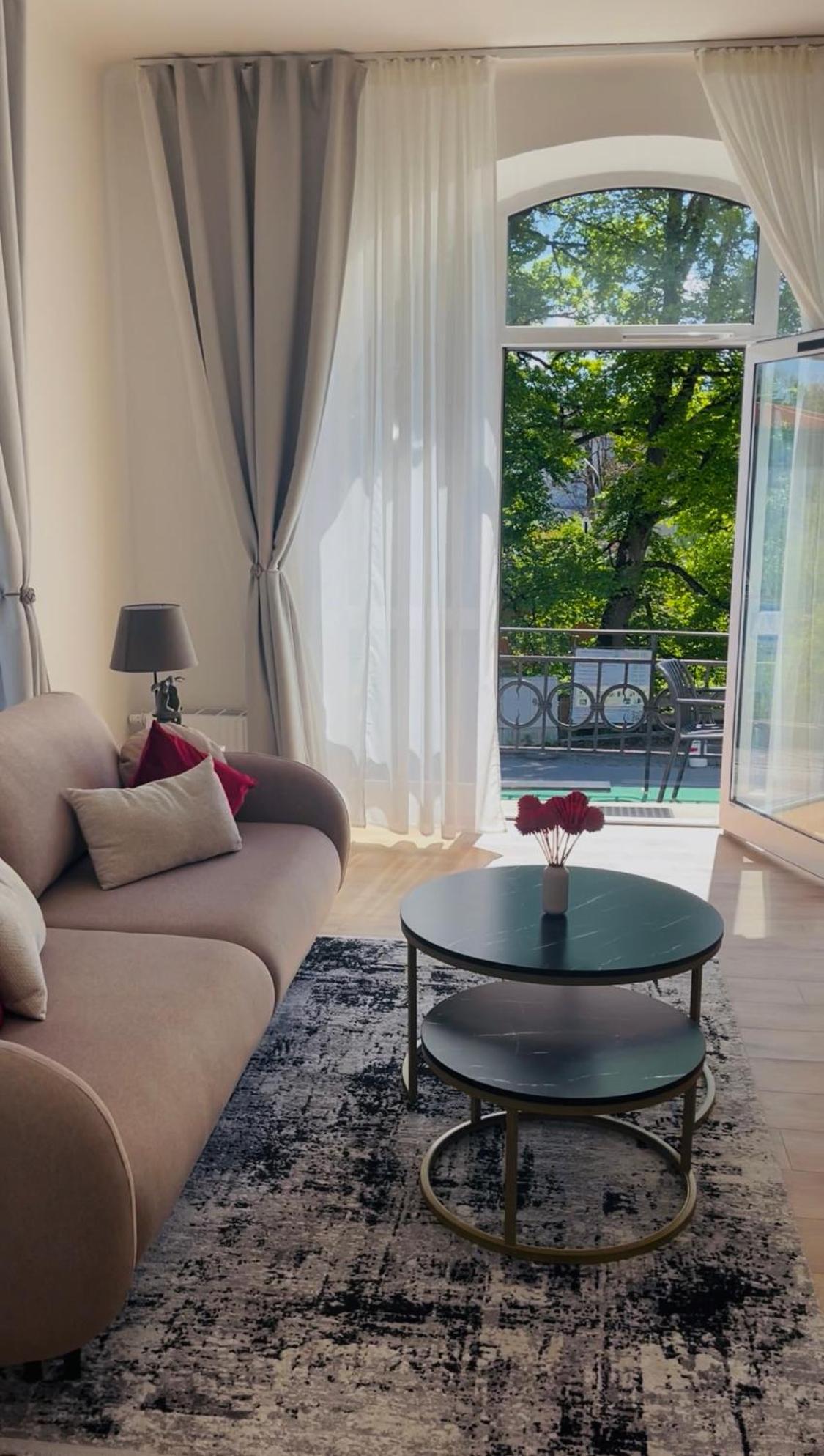 Liebelei Miesbach - Boutique-Apartment Mit Terrasse Im Zentrum Exterior foto